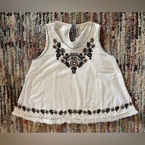 Max Studio Sleeveless Embroidered Top – Incredible Detail, Size Medium